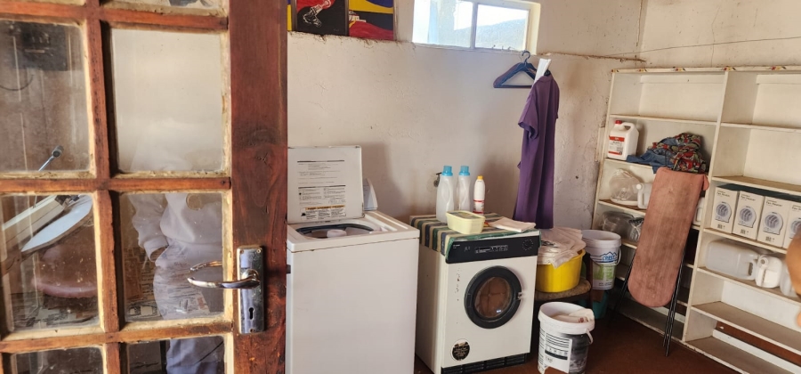 5 Bedroom Property for Sale in Heilbron Free State